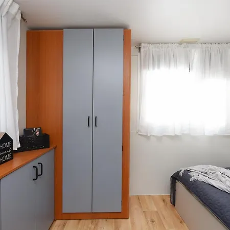 Mia Mobile With Jacuzzi Hébergement de vacances Ždrelac