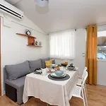 Mia Mobile With Jacuzzi 度假居 *