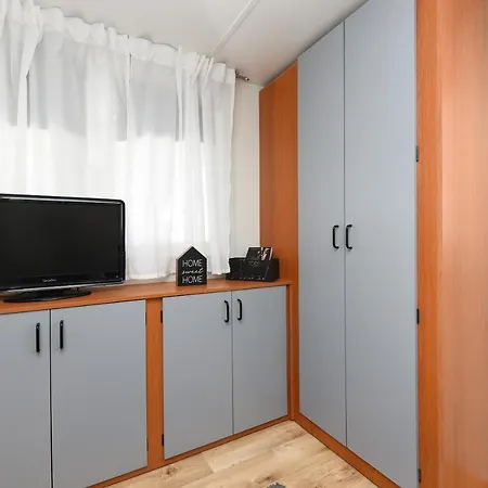 Mia Mobile With Jacuzzi *