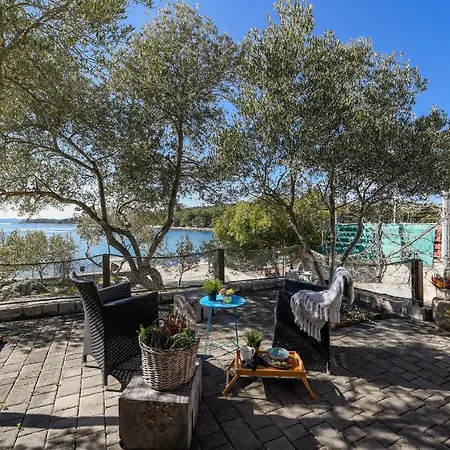Holiday home Mia Mobile With Jacuzzi *