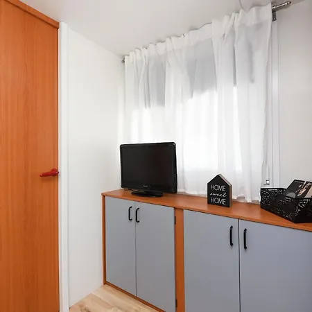 Mia Mobile With Jacuzzi *