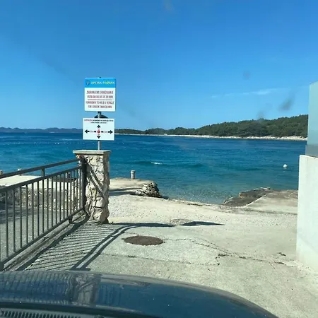 Сasa de vacaciones Mia Mobile With Jacuzzi Ždrelac