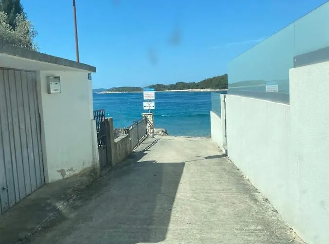 Mia Mobile With Jacuzzi